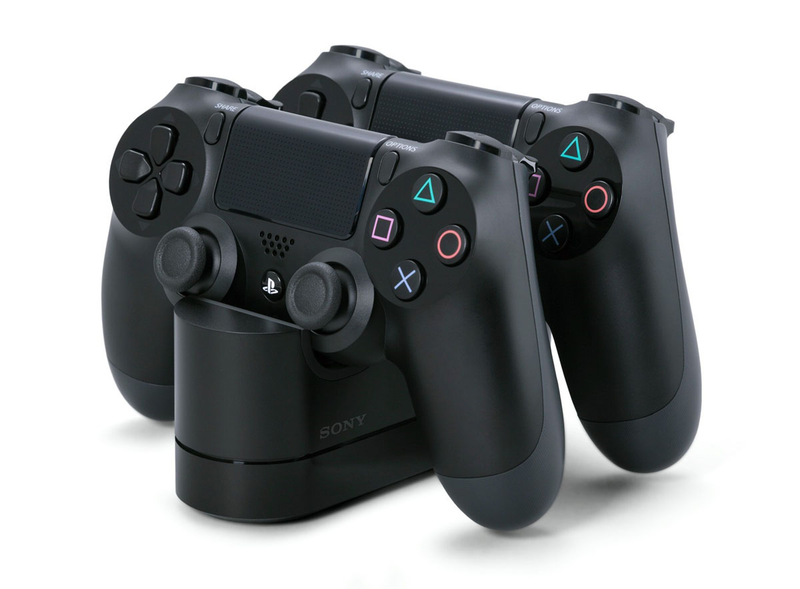 Illustration for article titled PlayStation 4 vs Xbox One, comparadas punto por punto. ¿Cuál es mejor?
